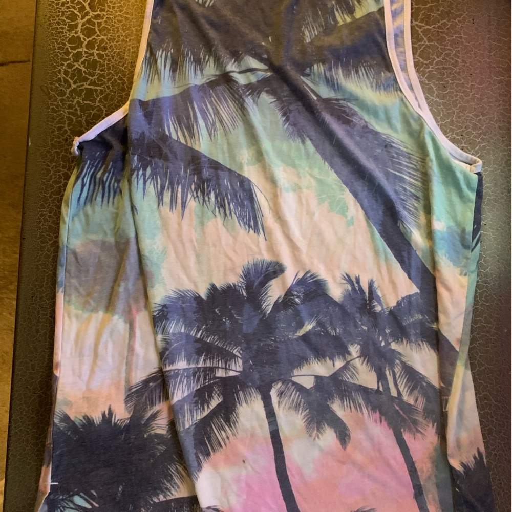 Divided Tank Top - Picture 3 of 3
